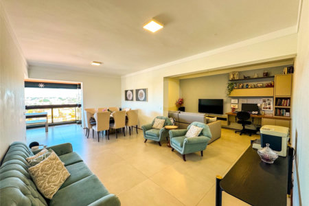 Apartamento à Venda no Centro de São Carlos - com 3 Suítes.