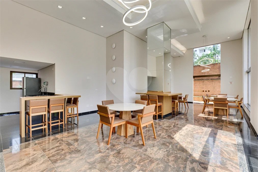 Apartamento à venda com 2 quartos, sendo 1 suíte,  em Campo Belo, São Paulo, SP