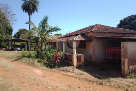Excelente sítio de 27 alqueires, ótima localização em São Carlos.