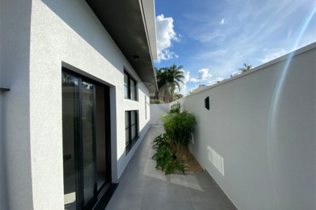 Casa à Venda no Condomínio Damha II