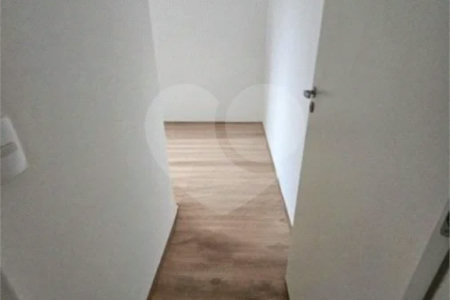 Apartamento com 38m², 2 dormitórios, à venda no Parque Bristol.