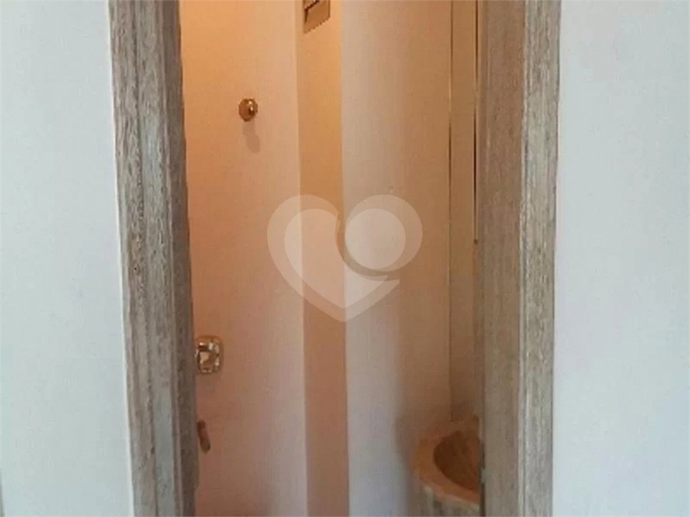 Apartamento 192m² à venda na Aclimação com 3 suítes e 3 vagas.