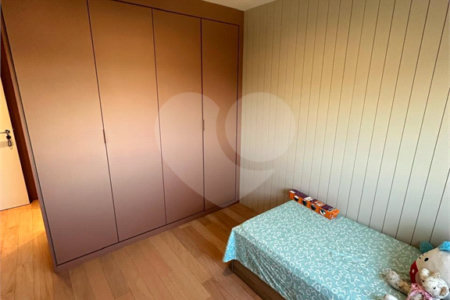 Apartamento à venda no bairro Vila Regente Feijó com 165 m² de área útil construída, com 3 dormitórios, sendo 3 suítes,Mobiliado com 3 Suítes 3 Vagas no Araribá Home Resort