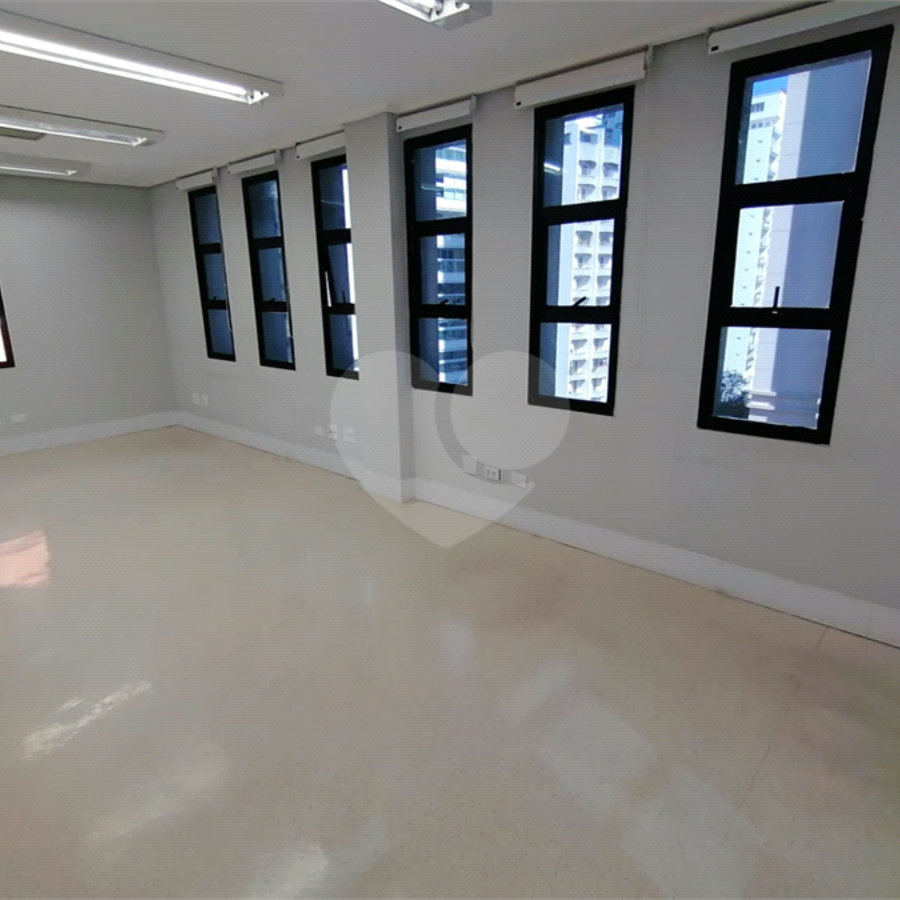 SALA COMERCIAL, 106m2, NO PARAISO