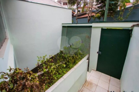 Casa com 360m² , 3 dormitórios , sendo 1 suíte , 4 vagas , disponível para venda ou locação , no centro de Santo André.