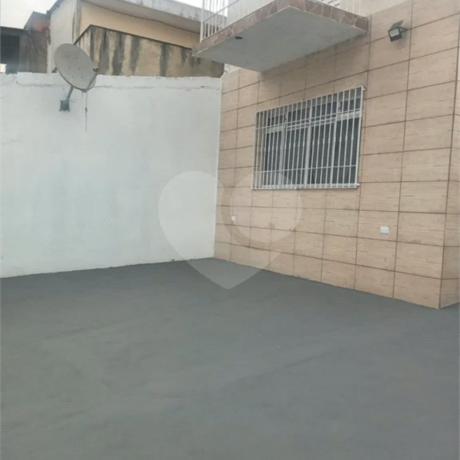 Casa com 180m², 3 quartos (1 suíte) e 5 vagas de garagem, à venda em São Mateus