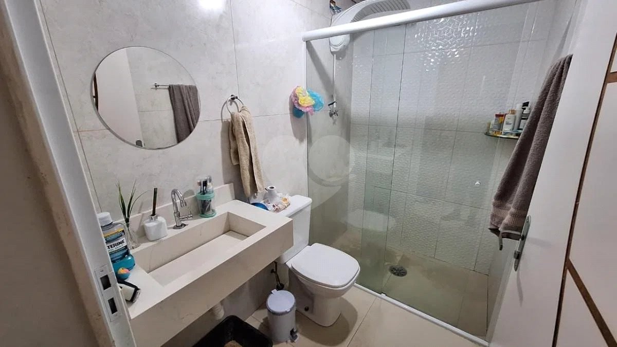 Casa de 2 quartos em Rua Orange, Vila Luzita, Santo André - Venda!