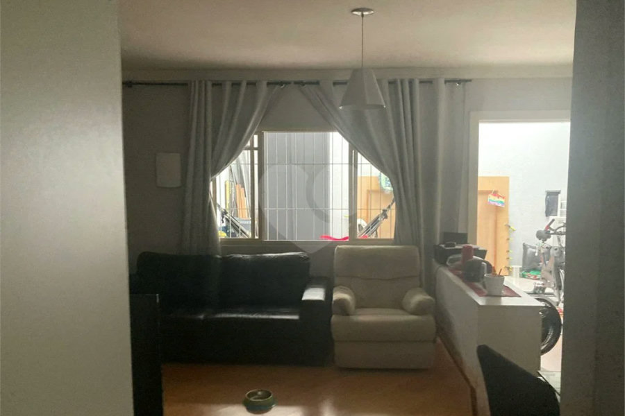 Ótimo sobrado à venda, ao lado do Roldão na Av. Cupece.