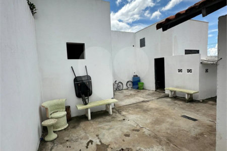 Casa à venda de 02 dormitórios, em São Carlos