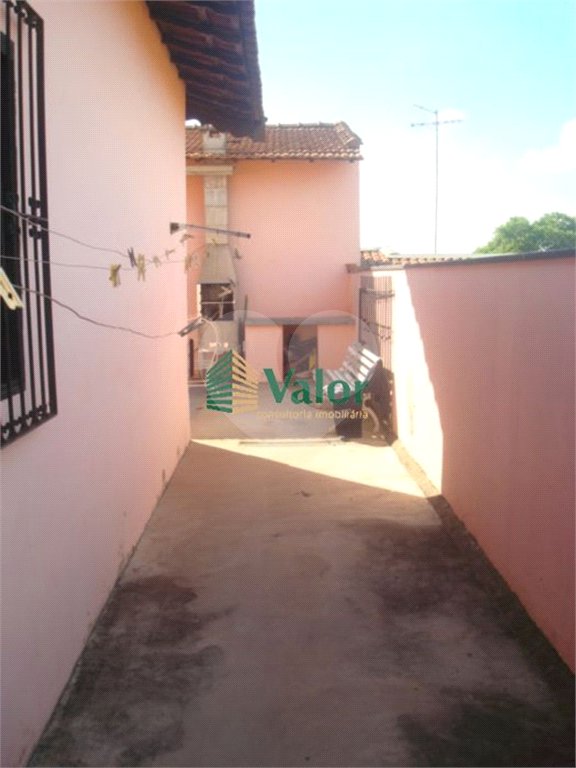 Casa com Edícula