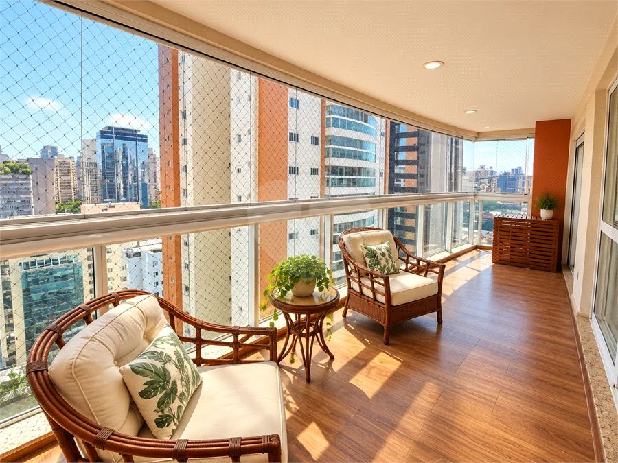 Vila Olímpia - | 128 m² | 3 Suítes | 4 Vagas - Condomínio Clube