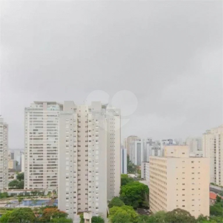 Apartamento no Ipiranga de 68m2 com 2 dorms, 1 suíte, 2 banheiros, 1 vaga. Estuda permuta.