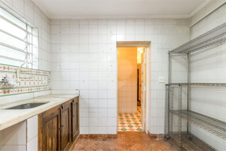 PACAEMBU COM LINDO QUINTAL /ACEITA APTO NA REGIAO ATÉ 40%