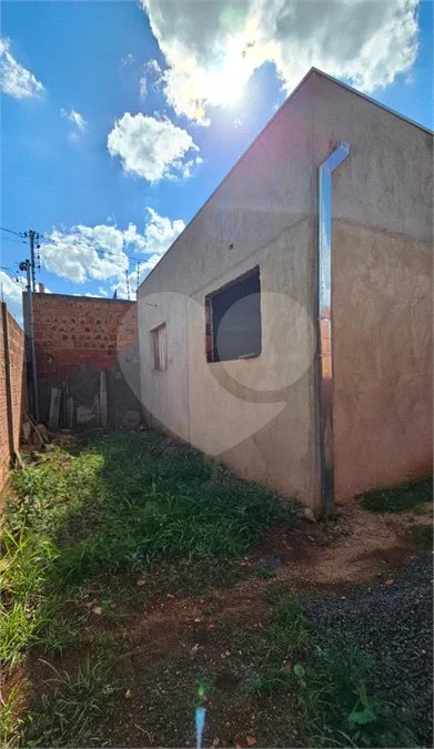 Casa à venda com 3 quartos, sendo 2 suítes, em Jardim Nova Ponta Porã, Ponta Porã - MS