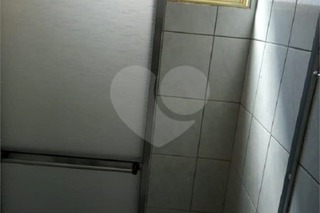 Apartamento no Condomínio Residencial Jardim das Torres.