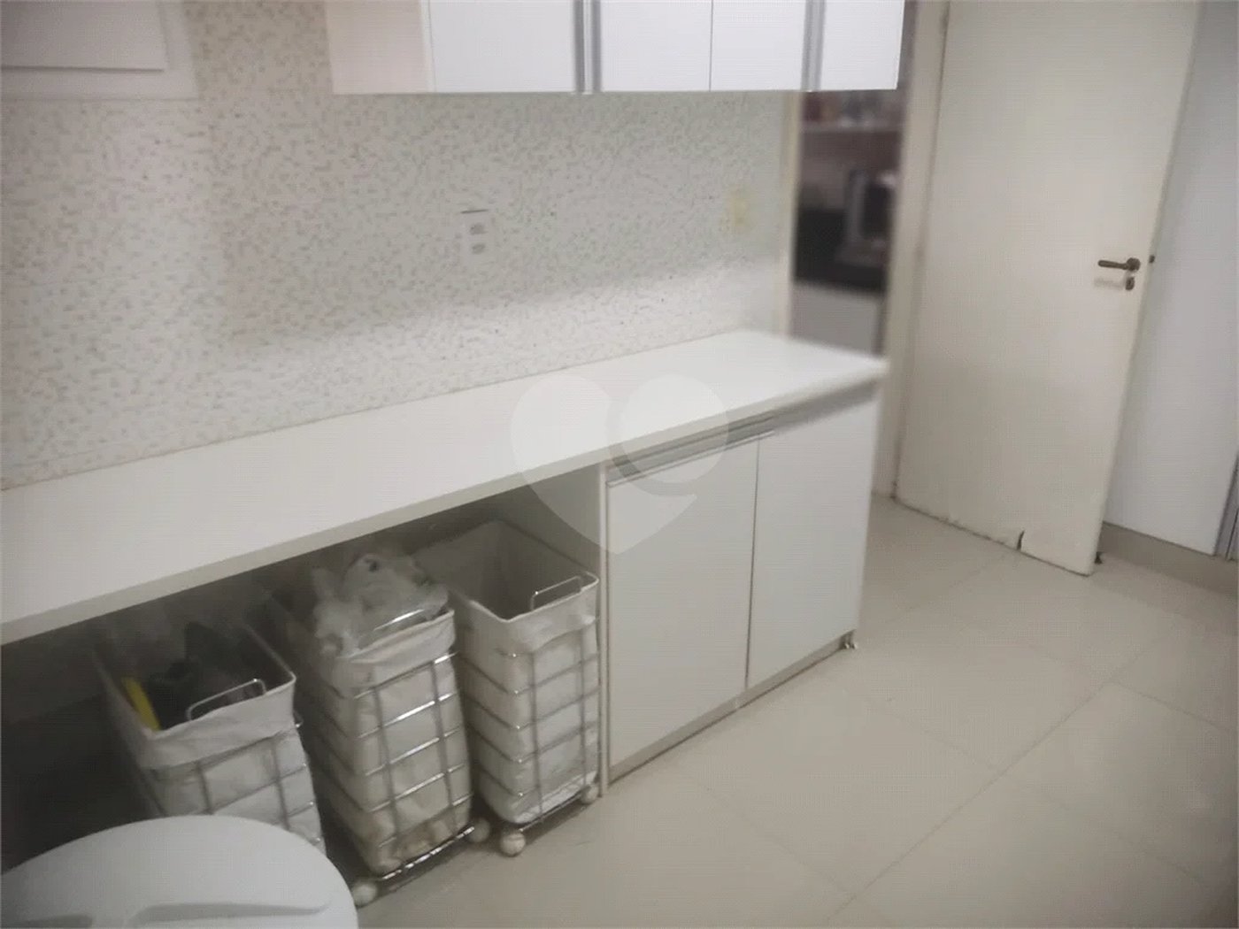 Chácara à venda com 4 quartos, sendo 1 suíte, em Chácaras Polozzi, Louveira, SP