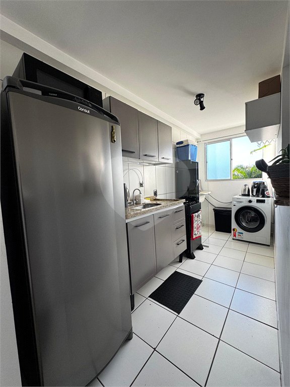 Apartamento á venda, com 02 Dormitórios, em Jardim Ricetti.