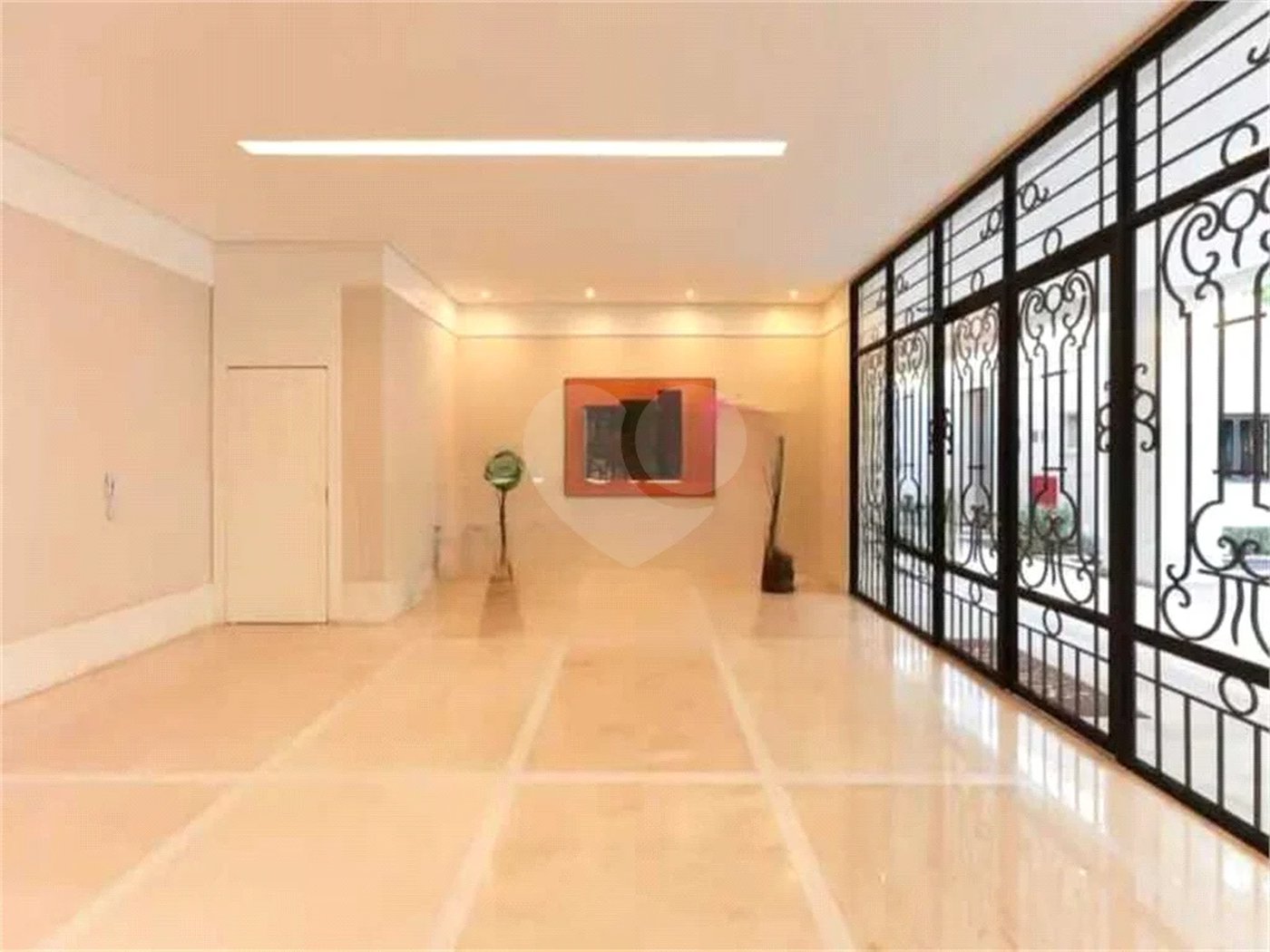 Apartamento de 306m² na melhor região de Moema, 3 suítes, 5 vagas, varanda gourmet, depósito, fora de rota