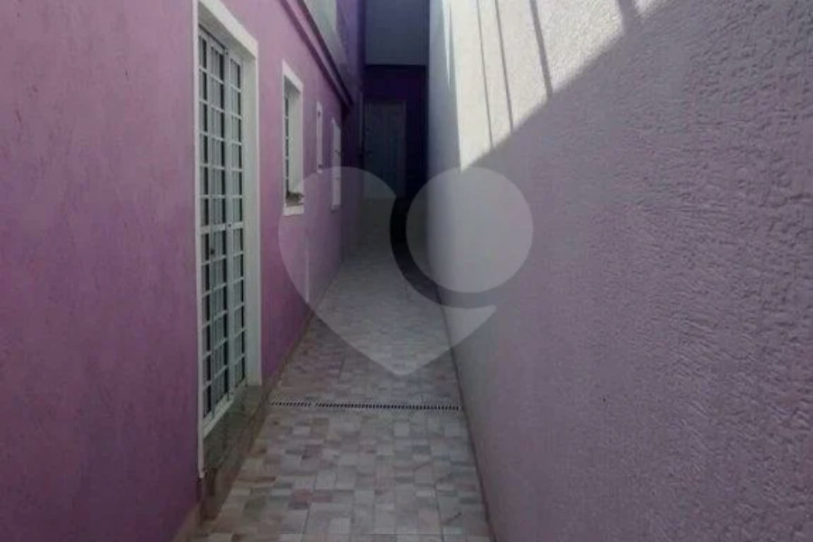 Casa térrea à venda na região do Imirim, 2 dormitórios, 2 vagas de garagem!