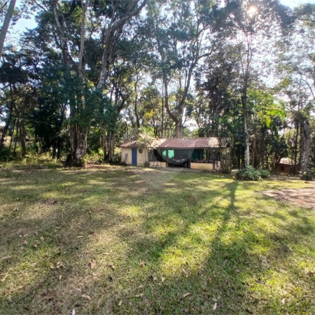 Terreno 200 m² com piscina e churrasqueira no Jardim Estância Brasil