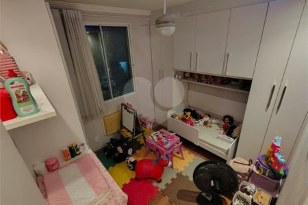 Apartamento de 3 Quartos no Condomínio Rossi – Completo e Pronto para Morar