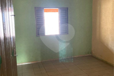 Casa térrea para venda na Vila Carmem