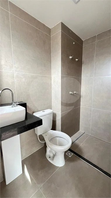 Apartamento à venda com 3 quartos, sendo 3 suítes, no Centro, Poços de Caldas - MG
