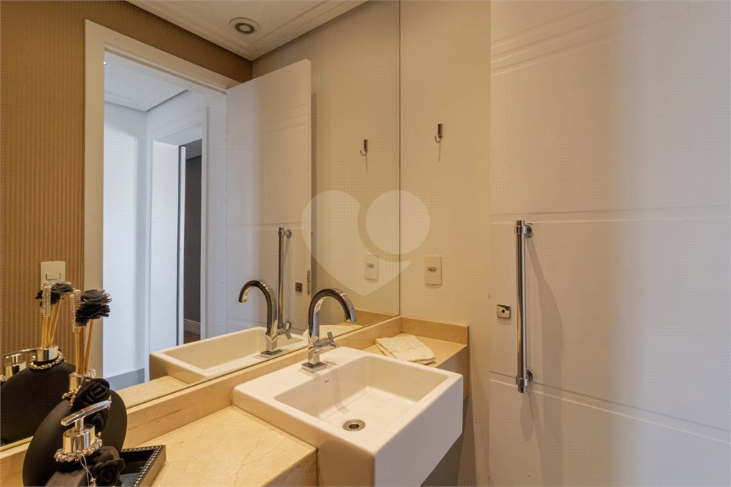 APARTAMENTO IPIRANGA COM 4 SUÍTES E 3 VAGAS - REFORMADO!