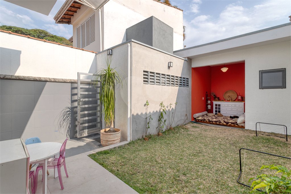 Casa à venda com 3 quartos, sendo 1 suíte, em Granja Julieta, São Paulo, SP