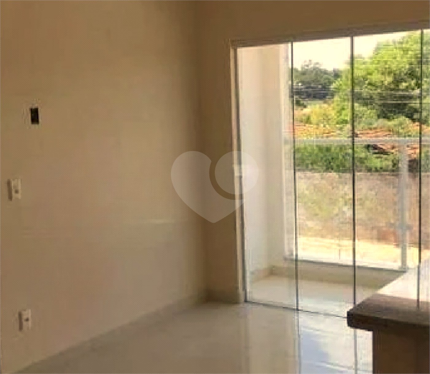 Apartamento no Condomínio Residencial Clarice.