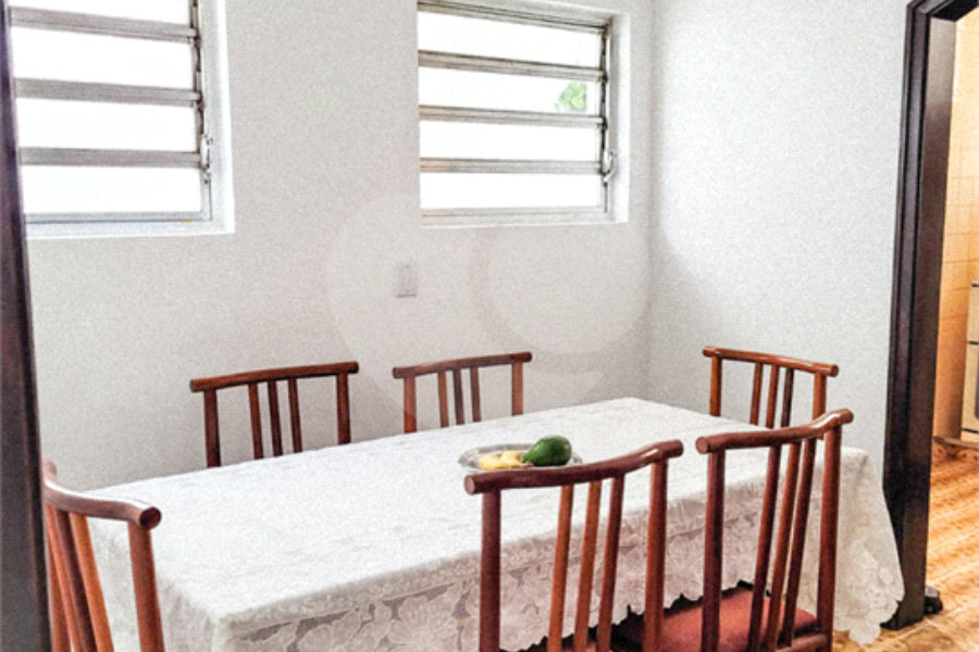 Sobrado à venda com 4 quartos, sendo 2 suítes, em Vila Madalena, São Paulo, SP