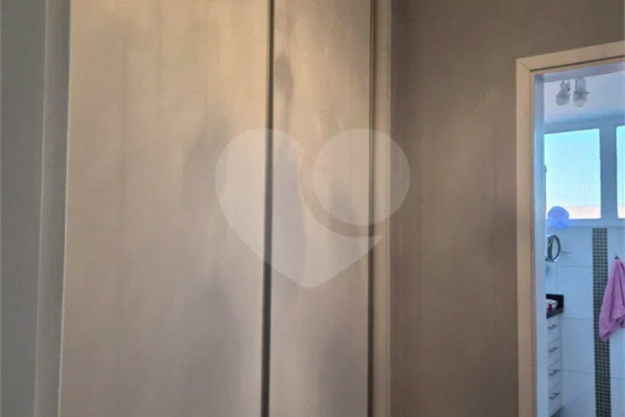 Apartamento à venda no Edifício Pedro Ometto, no coração de Piracicaba.