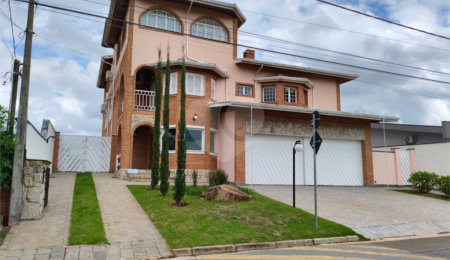 Casa à venda ou para alugar com 3 suítes no condomínio Estância Marambaia, Vinhedo - SP