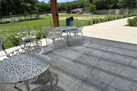Maison Du parc- condominio de altissimo padrão - lote plano com 495,00 ms- R$ 1.920.000,00 - condominio - R$ 1.100,00 - iptu - R$ 800,00 - Área de lazer: Quadra de Tênis - Quadra Poliesportiva - campo de Futebol - Quadra de Squash - Academia - Playground - Sistema de Segurança 24hs com cerca elétri