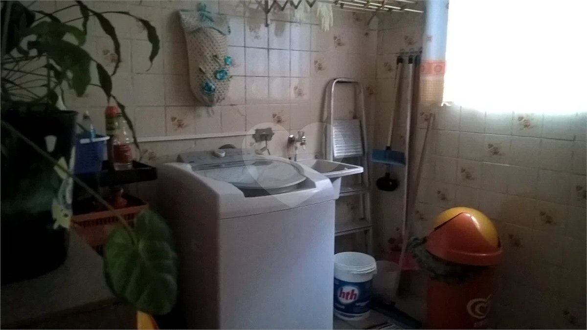 Sítio à venda em Santa Isabel com 2.700m² | Piscina | Casa de Caseiro | Excelente para lazer ou investimento