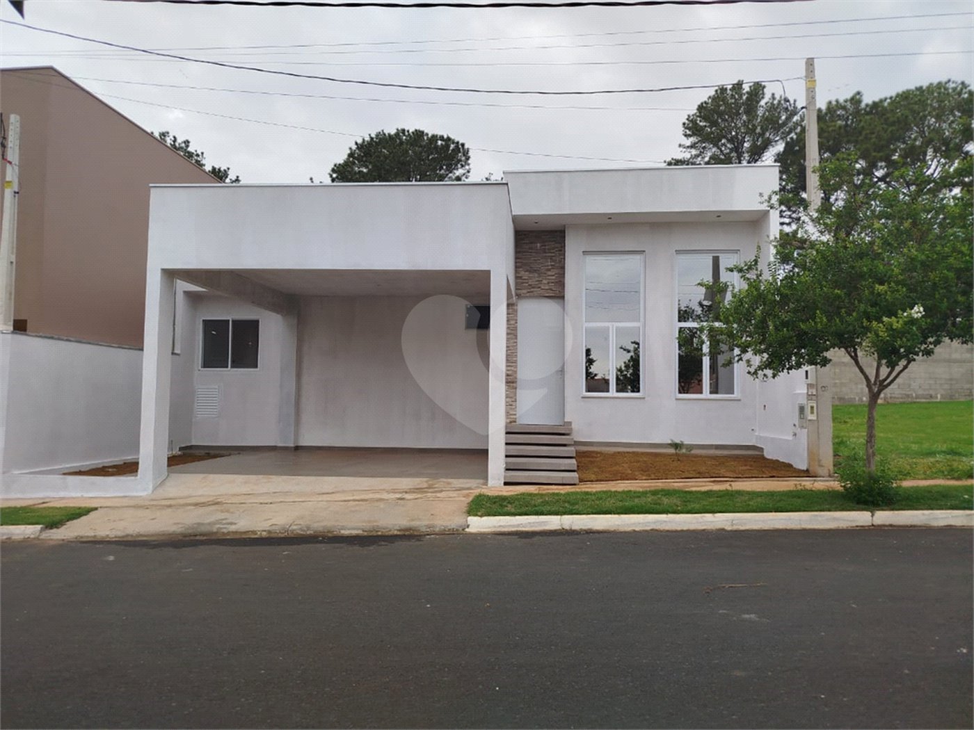 Casa em condominio em reta final de obras