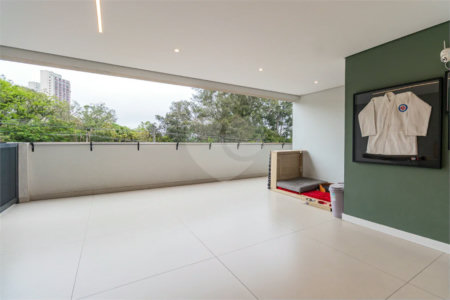 Apartamento 3 suítes 4 vagas 318m² a venda na Vila Sofia - São Paulo