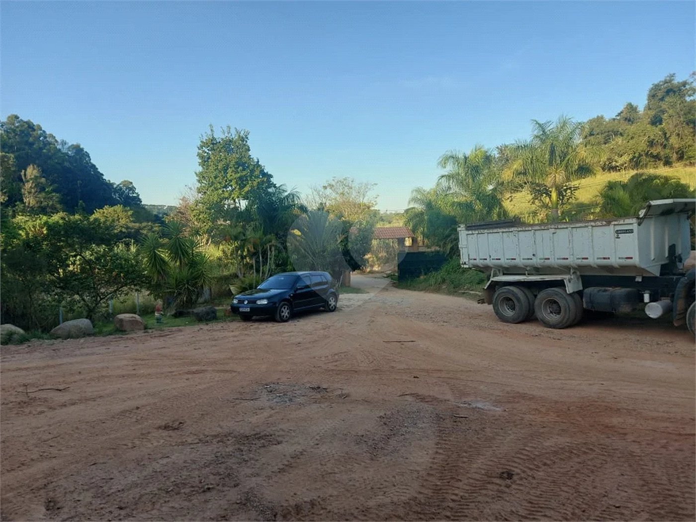 Locação de barracões para Armazenamento" área total de 6000mts - Bairro Abadia - Louveira SP