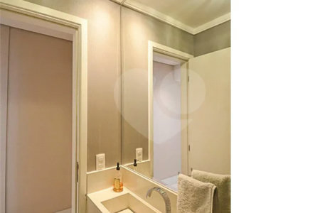 Espaço, conforto e uma localização privilegiada fazem deste apartamento mobiliado no Baeta Neves, em São Bernardo do Campo, uma excelente opção para seu novo lar. Com 118 m², três dormitórios e quatro banheiros, o imóvel oferece ambientes amplos para acomodar a família e receber amigos com comodidad