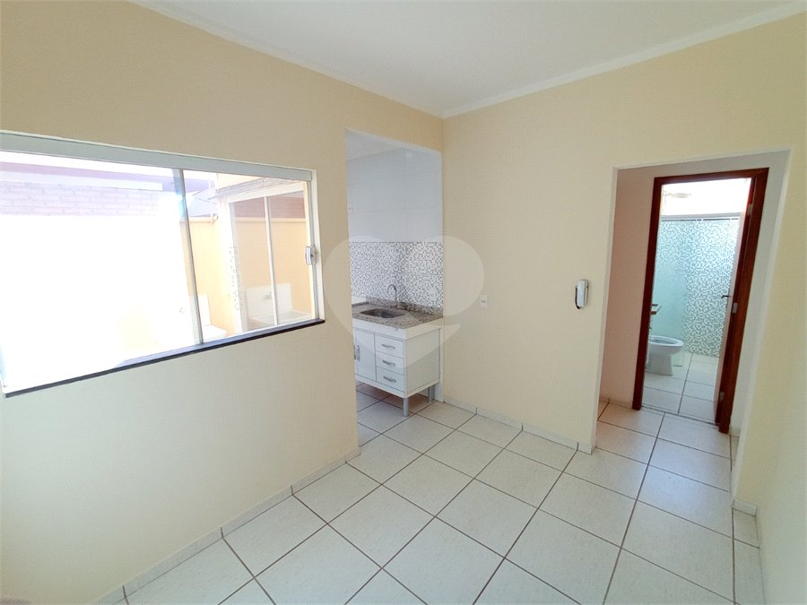 Investimento Certeiro na Gleba 1: Apartamento 1 DormItório, Quintal e Localização que Aluga Fácil