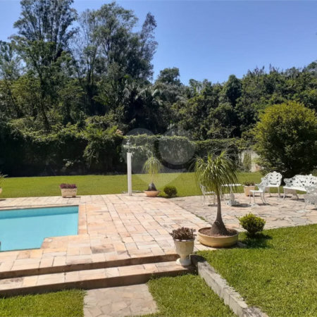 Casa Térrea com 3 quartos sendo 1 suíte. 1.400m² A/T. Jardim Floresta, Atibaia, SP
