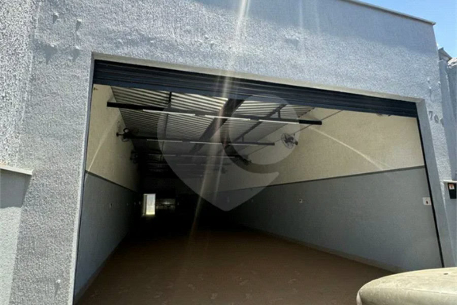 Salão Comercial para locação no Vila Industrial.
