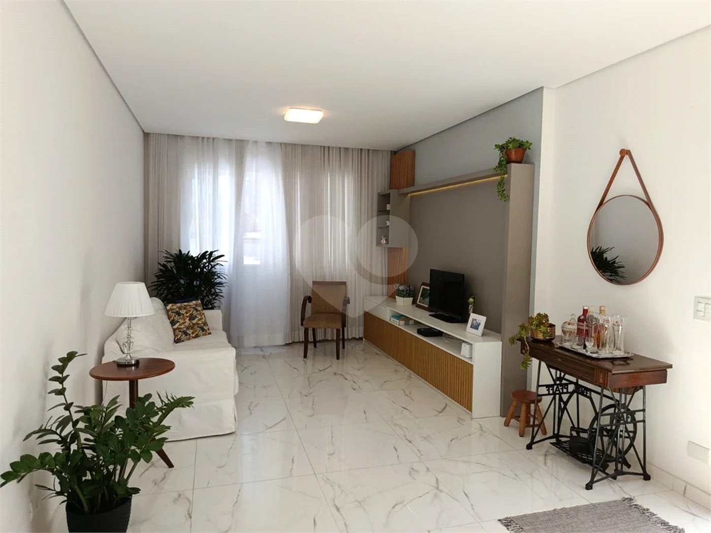 Sobrado novo, com 250m², 3 quartos, sendo 1 suíte, 2 garagens, à venda na Vila Prudente
