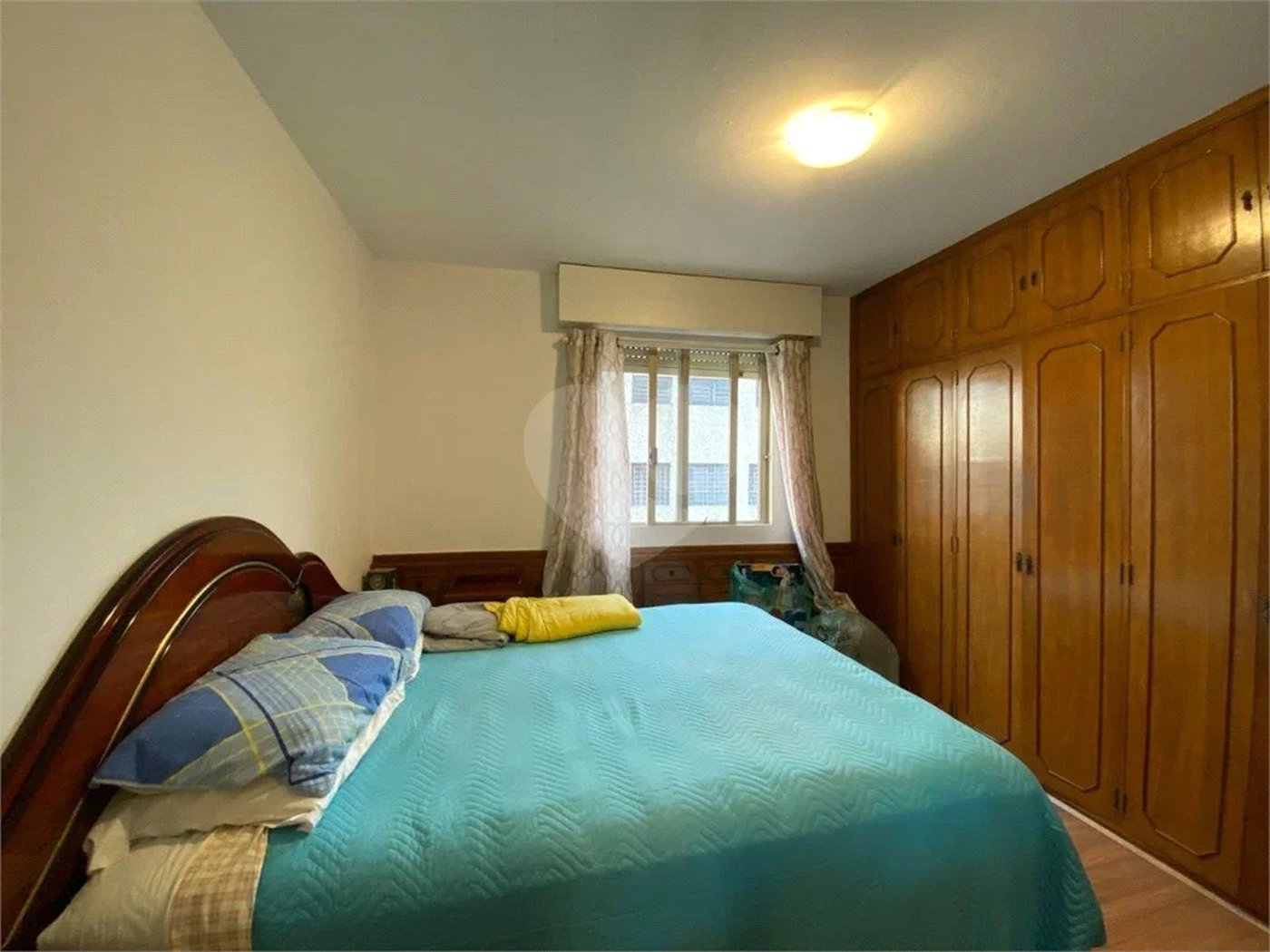 Apartamento de 03 Dormitórios com uma Vaga.