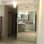 APARTAMENTO MOBILIADO EM FRENTE AO SHOPPING 02 DORMITÒRIOS
