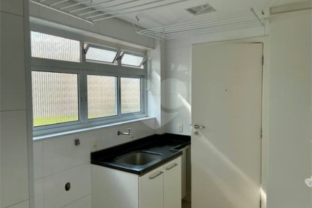 Apartamento de 130m2 à venda com 3 dormitórios e 2 vagas no Campo Belo