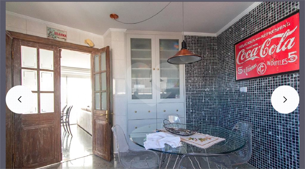 Apartamento de 200m² com 3 dormitórios, 2 suítes e 3 vagas em condomínio 1 por andar.