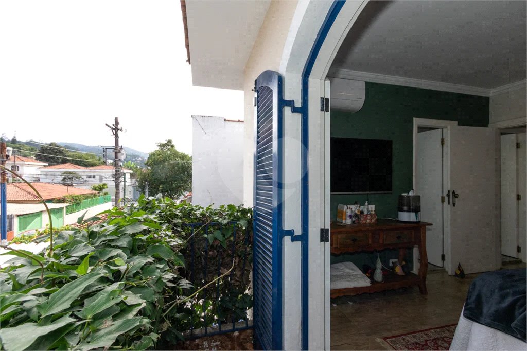 Sobrado à Venda com 2 suites no Tremembé.