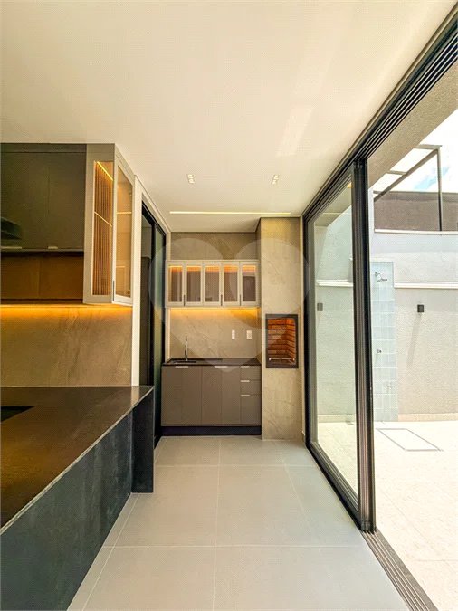 Casa Térrea Evidências - Indaiatuba/SP - R$ 1.950.000,00 - Área Total 307,33 m² - Área Construída 201,90 m² - TÉRREA - 03 suítes sendo a master com closet; Escritório; Lavabo; Cozinha com cooktop, forno, micro-ondas e coifa; Móveis planejados na hall de entrada, sala, escritório, cozinha, gourmet, s