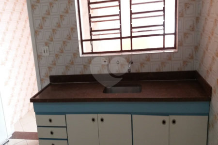 Casa com 125m² , 2 dormitórios , 2 vagas , à venda no Jardim Las Vegas em Santo André.